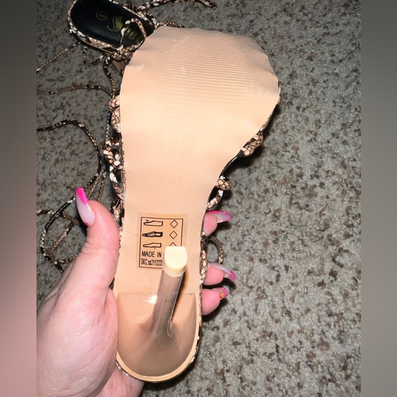 Beautiful NEW Snakeskin Caged toe Strap-up Heels - Picture 6 of 6